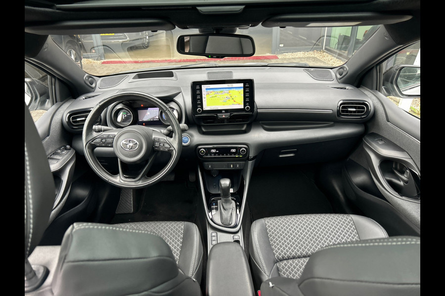 Toyota Yaris 1.5 Hybrid EXECUTIVE PANORAMA JBL HEADUP RIJKLAARPRIJS