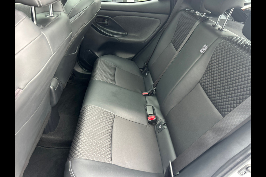 Toyota Yaris 1.5 Hybrid EXECUTIVE PANORAMA JBL HEADUP RIJKLAARPRIJS