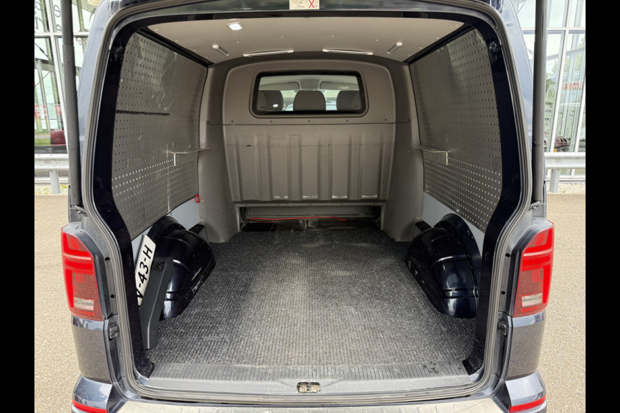 Volkswagen Transporter 2.0 TDI L2H1 32 DC Bulli | 20'' BBS | Virtual | 2X Schuifd. | Trekhaak | Led | ACC