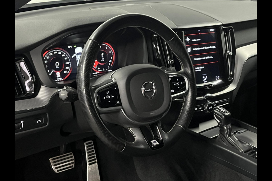 Volvo XC60 2.0 T5 R-Design Trekhaak | Cruise control | Keyless entry | Camera | Carplay | Lane assist | Climate control