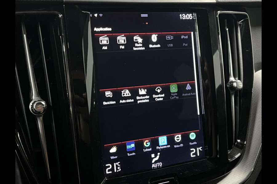 Volvo XC60 2.0 T5 R-Design Trekhaak | Cruise control | Keyless entry | Camera | Carplay | Lane assist | Climate control