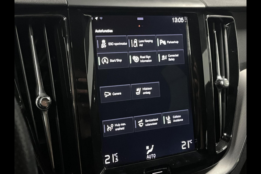 Volvo XC60 2.0 T5 R-Design Trekhaak | Cruise control | Keyless entry | Camera | Carplay | Lane assist | Climate control