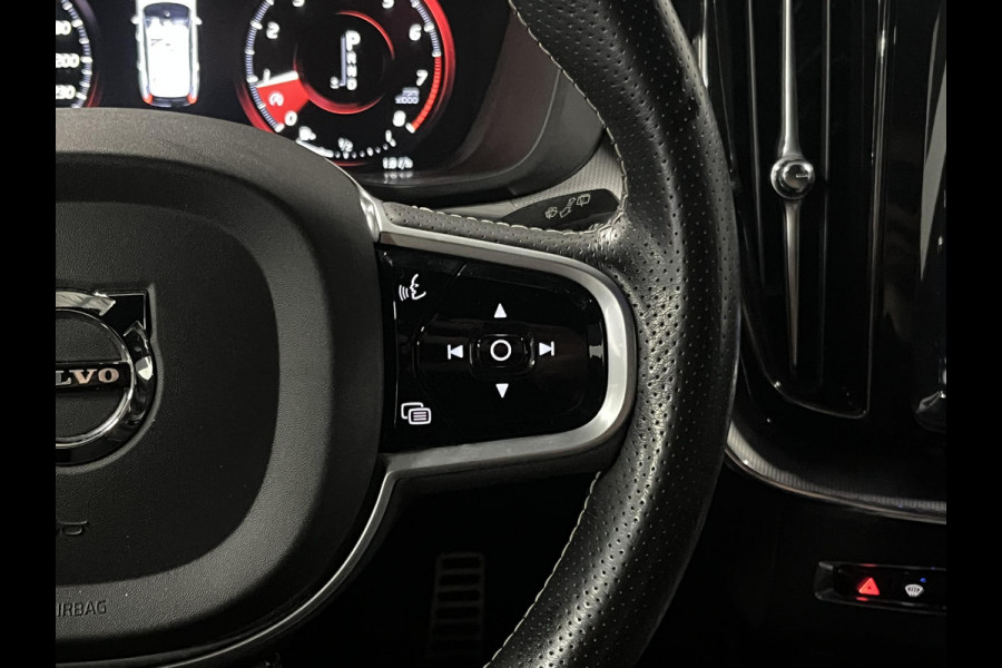Volvo XC60 2.0 T5 R-Design Trekhaak | Cruise control | Keyless entry | Camera | Carplay | Lane assist | Climate control