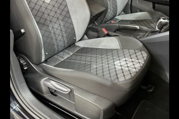 Volkswagen Taigo 1.5 TSI R-Line DSG | Pano | ACC | Travel Assist | Side Assist | Virtual Cockpit | Camera | IQ.Drive
