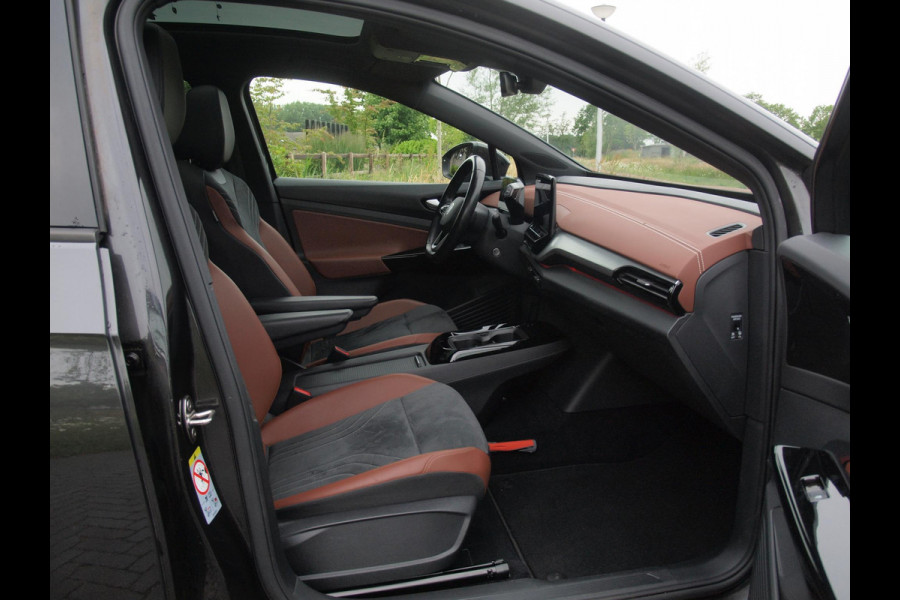 Volkswagen ID.4 Family 77 kWh | Panoramadak | Trekhaak | Sfeerverlichting | Camera | Apple Carplay |
