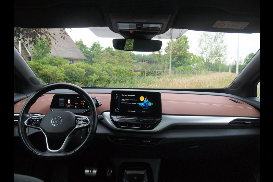Volkswagen ID.4 Family 77 kWh | Panoramadak | Trekhaak | Sfeerverlichting | Camera | Apple Carplay |