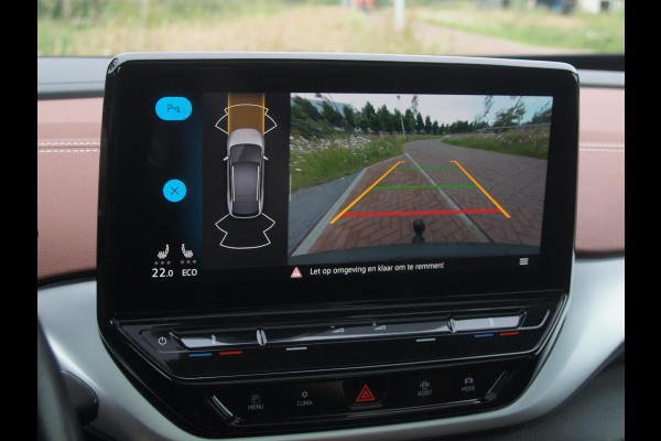 Volkswagen ID.4 Family 77 kWh | Panoramadak | Trekhaak | Sfeerverlichting | Camera | Apple Carplay |