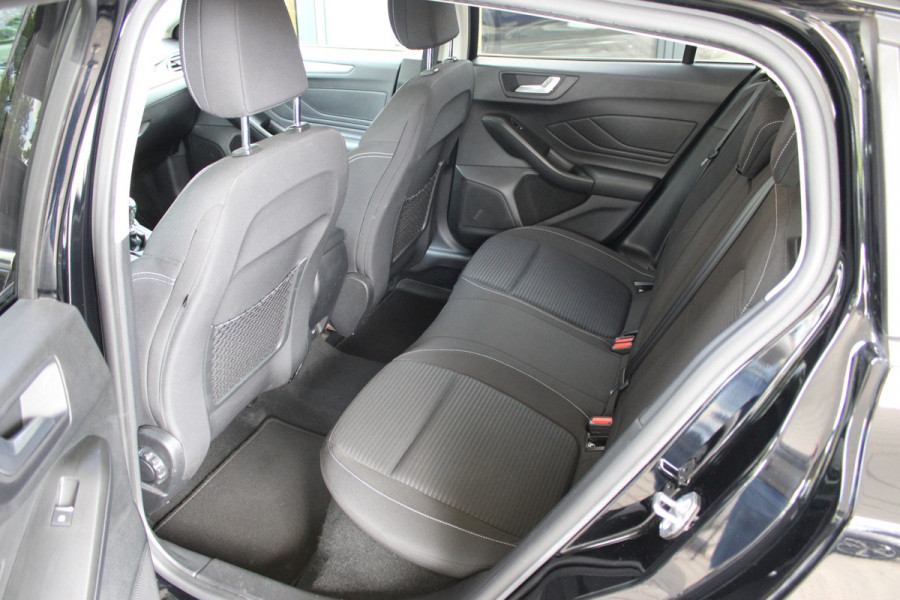Ford FOCUS Wagon 1.0 EcoBoost Titanium Business | Achteruitrijcamera | Stoelverwarming | Stuurverwarming