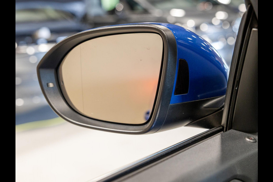 Volkswagen T-Roc Cabrio 1.5 TSI R-Line / 150pk / Achteruitrij camera / Stoel en stuur verwarming / Dodehoek herkenning /