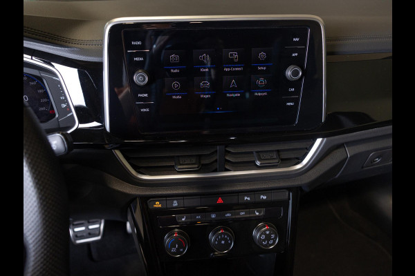 Volkswagen T-Roc Cabrio 1.5 TSI R-Line / 150pk / Achteruitrij camera / Stoel en stuur verwarming / Dodehoek herkenning /