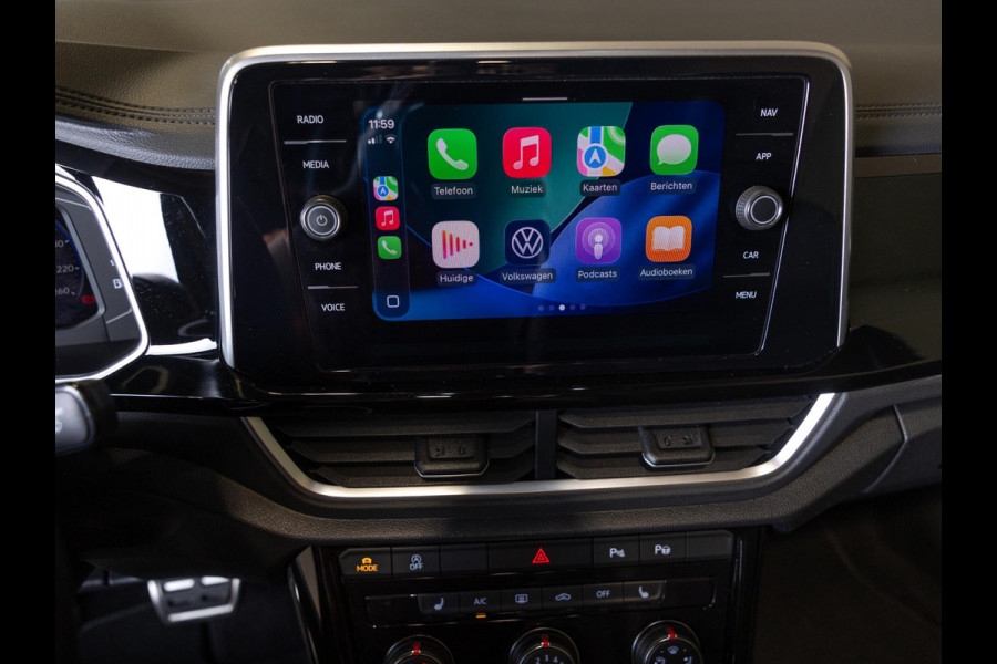 Volkswagen T-Roc Cabrio 1.5 TSI R-Line / 150pk / Achteruitrij camera / Stoel en stuur verwarming / Dodehoek herkenning /