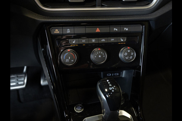 Volkswagen T-Roc Cabrio 1.5 TSI R-Line / 150pk / Achteruitrij camera / Stoel en stuur verwarming / Dodehoek herkenning /