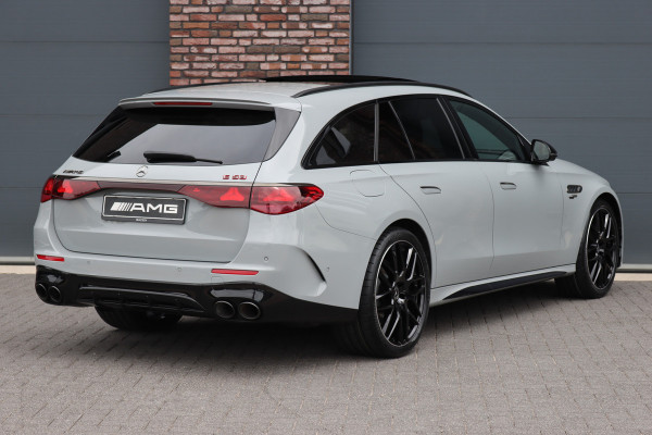 Mercedes-Benz E-Klasse Estate AMG 53 4MATIC+ Premium+ | 585pk | Hyperscreen | Achterasbesturing | Distronic+ | Trekhaak | 3D-Display | Panoramadak | Digital Light | Burmester | HUD |
