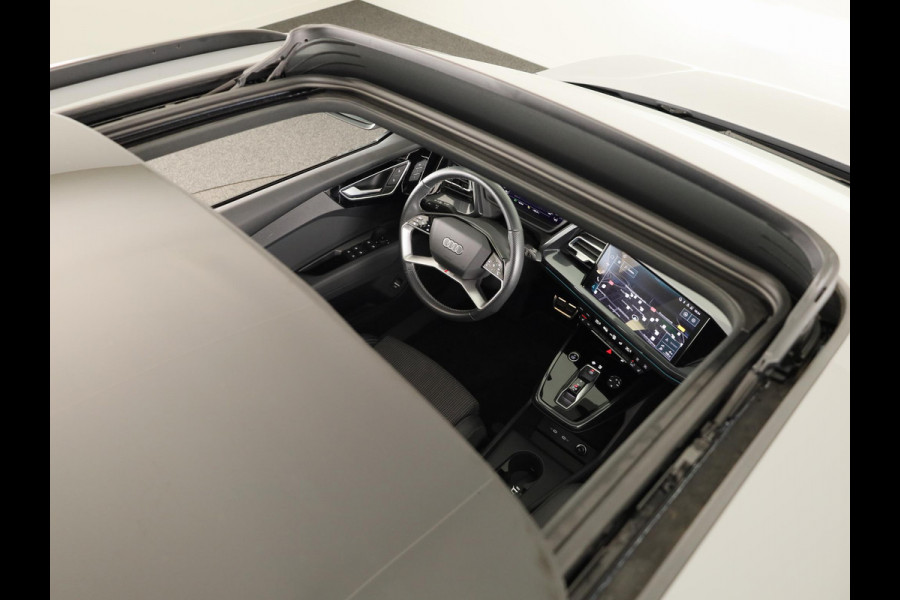 Audi Q4 e-tron 40 Launch edition S Competition 77 kWh 204pk | SOH 96,62% | Panoramadak | Elektrisch verstelbare stoelen | Sonos Audio | head up Display | Keyless |