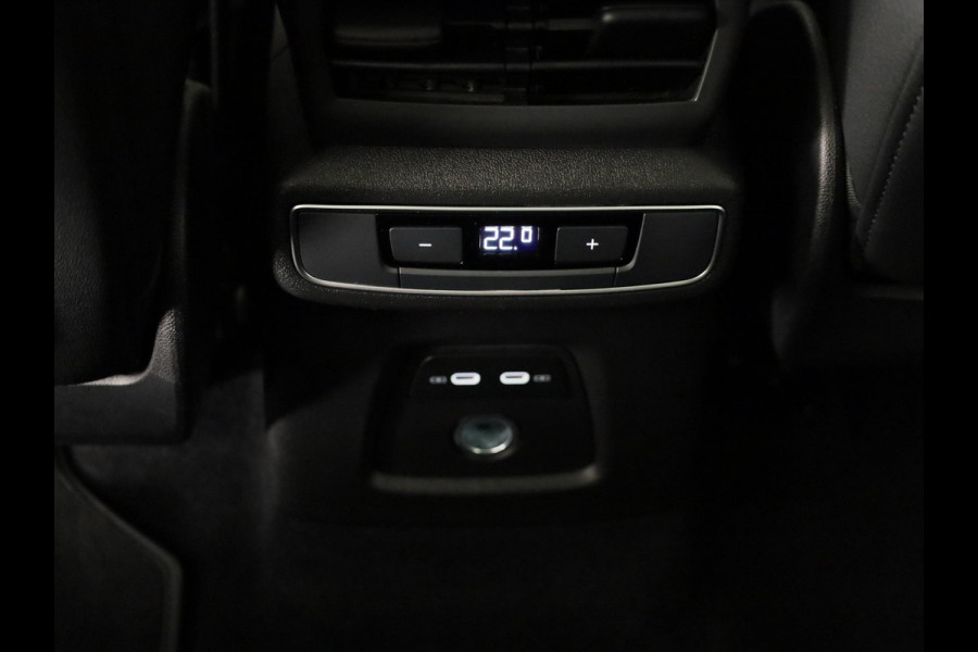 Audi Q4 e-tron 40 Launch edition S Competition 77 kWh 204pk | SOH 96,62% | Panoramadak | Elektrisch verstelbare stoelen | Sonos Audio | head up Display | Keyless |