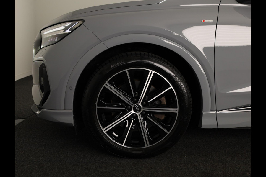 Audi Q4 e-tron 40 Launch edition S Competition 77 kWh 204pk | SOH 96,62% | Panoramadak | Elektrisch verstelbare stoelen | Sonos Audio | head up Display | Keyless |