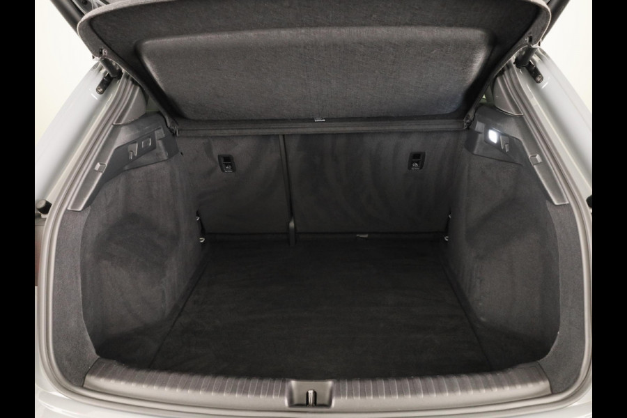 Audi Q4 e-tron 40 Launch edition S Competition 77 kWh 204pk | SOH 96,62% | Panoramadak | Elektrisch verstelbare stoelen | Sonos Audio | head up Display | Keyless |