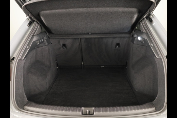 Audi Q4 e-tron 40 Launch edition S Competition 77 kWh 204pk | SOH 96,62% | Panoramadak | Elektrisch verstelbare stoelen | Sonos Audio | head up Display | Keyless |