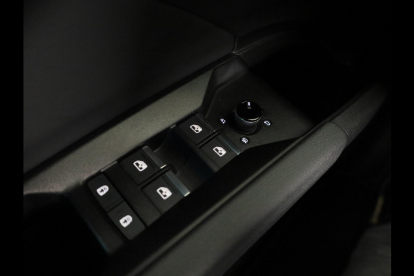 Audi Q4 e-tron 40 Launch edition S Competition 77 kWh 204pk | SOH 96,62% | Panoramadak | Elektrisch verstelbare stoelen | Sonos Audio | head up Display | Keyless |