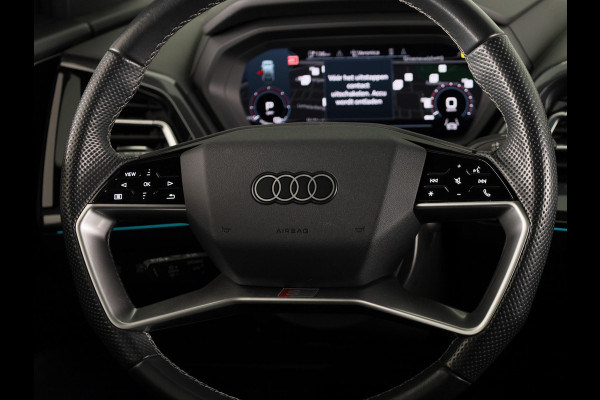 Audi Q4 e-tron 40 Launch edition S Competition 77 kWh 204pk | SOH 96,62% | Panoramadak | Elektrisch verstelbare stoelen | Sonos Audio | head up Display | Keyless |