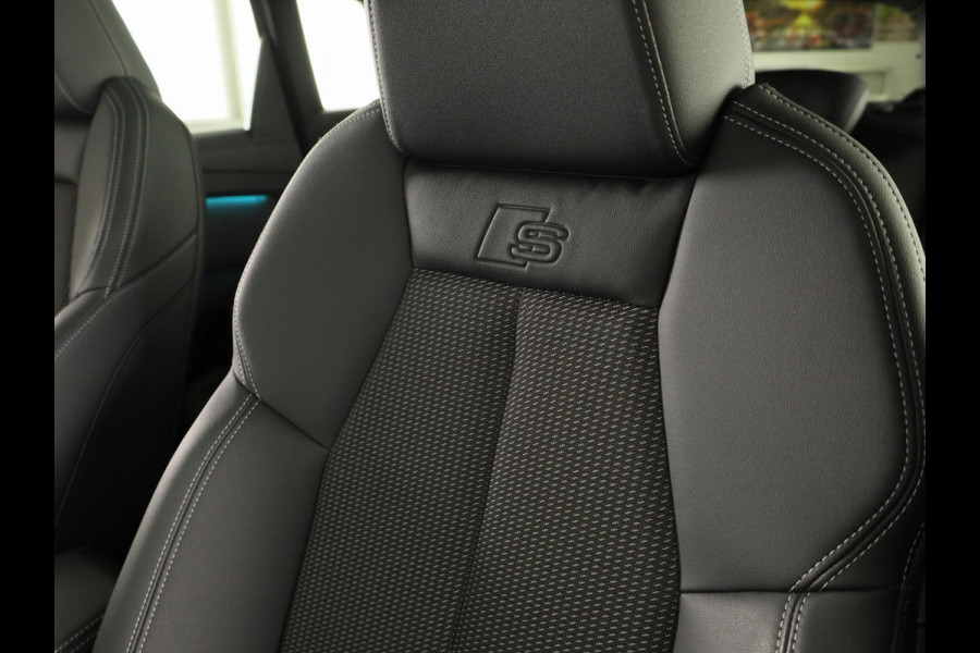 Audi Q4 e-tron 40 Launch edition S Competition 77 kWh 204pk | SOH 96,62% | Panoramadak | Elektrisch verstelbare stoelen | Sonos Audio | head up Display | Keyless |