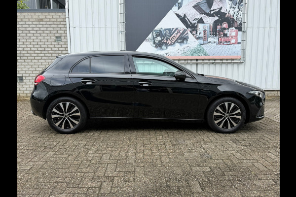 Mercedes-Benz A-Klasse 250 e Advantage 218 Pk | Navigatie | Cruise | Clima | Halfleder-Stof | 17" Lichtmrtaal.