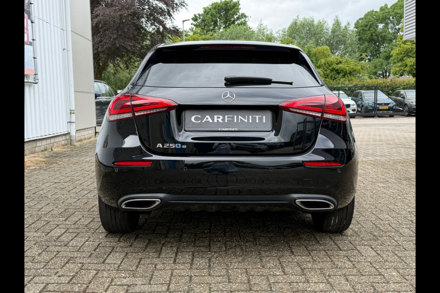 Mercedes-Benz A-Klasse 250 e Advantage 218 Pk | Navigatie | Cruise | Clima | Halfleder-Stof | 17" Lichtmrtaal.