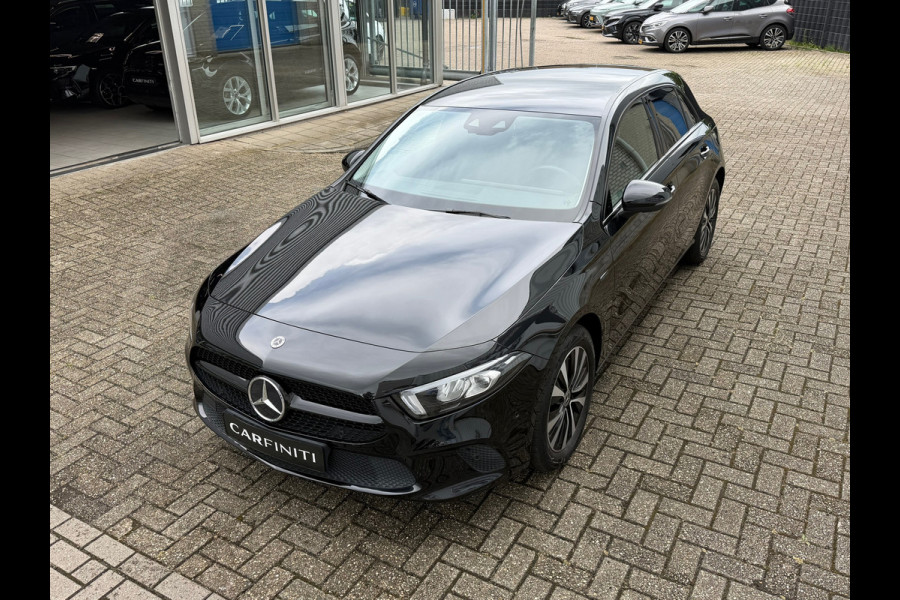 Mercedes-Benz A-Klasse 250 e Advantage 218 Pk | Navigatie | Cruise | Clima | Halfleder-Stof | 17" Lichtmrtaal.
