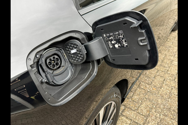 Mercedes-Benz A-Klasse 250 e Advantage 218 Pk | Navigatie | Cruise | Clima | Halfleder-Stof | 17" Lichtmrtaal.