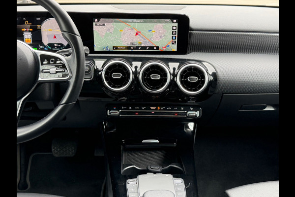 Mercedes-Benz A-Klasse 250 e Advantage 218 Pk | Navigatie | Cruise | Clima | Halfleder-Stof | 17" Lichtmrtaal.