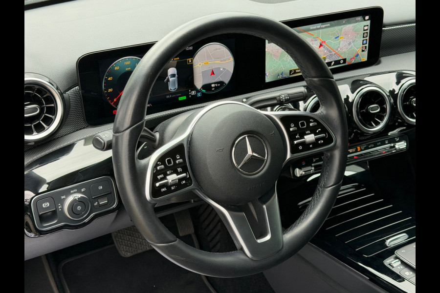 Mercedes-Benz A-Klasse 250 e Advantage 218 Pk | Navigatie | Cruise | Clima | Halfleder-Stof | 17" Lichtmrtaal.