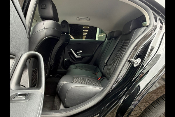 Mercedes-Benz A-Klasse 250 e Advantage 218 Pk | Navigatie | Cruise | Clima | Halfleder-Stof | 17" Lichtmrtaal.