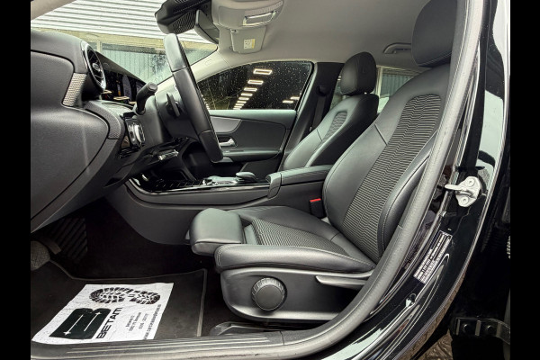 Mercedes-Benz A-Klasse 250 e Advantage 218 Pk | Navigatie | Cruise | Clima | Halfleder-Stof | 17" Lichtmrtaal.