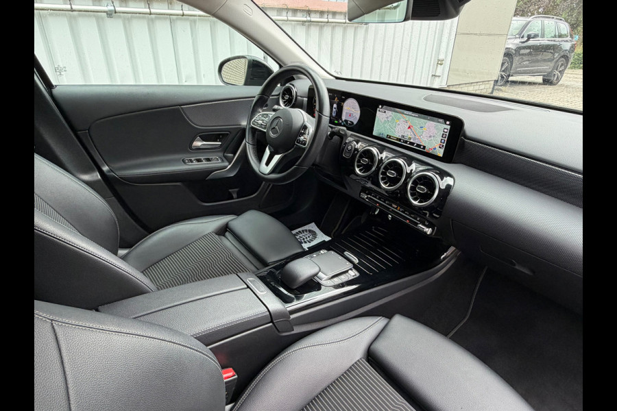 Mercedes-Benz A-Klasse 250 e Advantage 218 Pk | Navigatie | Cruise | Clima | Halfleder-Stof | 17" Lichtmrtaal.