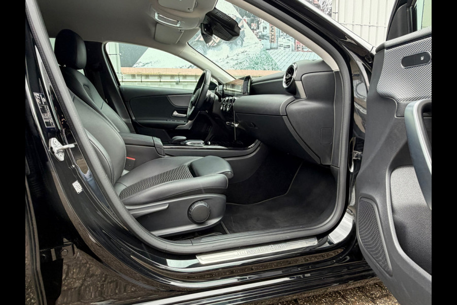 Mercedes-Benz A-Klasse 250 e Advantage 218 Pk | Navigatie | Cruise | Clima | Halfleder-Stof | 17" Lichtmrtaal.