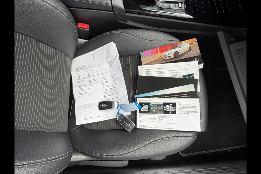 Mercedes-Benz A-Klasse 250 e Advantage 218 Pk | Navigatie | Cruise | Clima | Halfleder-Stof | 17" Lichtmrtaal.