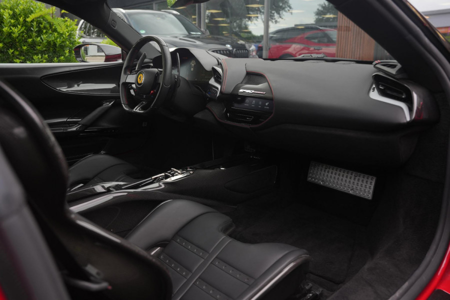 Ferrari SF90 Stradale 4.0 V8 Assetto Fiorano Fiorano Pack Carbon Fibre Daytona Racing Seats