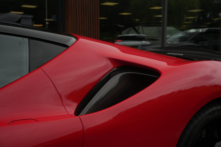 Ferrari SF90 Stradale 4.0 V8 Assetto Fiorano Fiorano Pack Carbon Fibre Daytona Racing Seats
