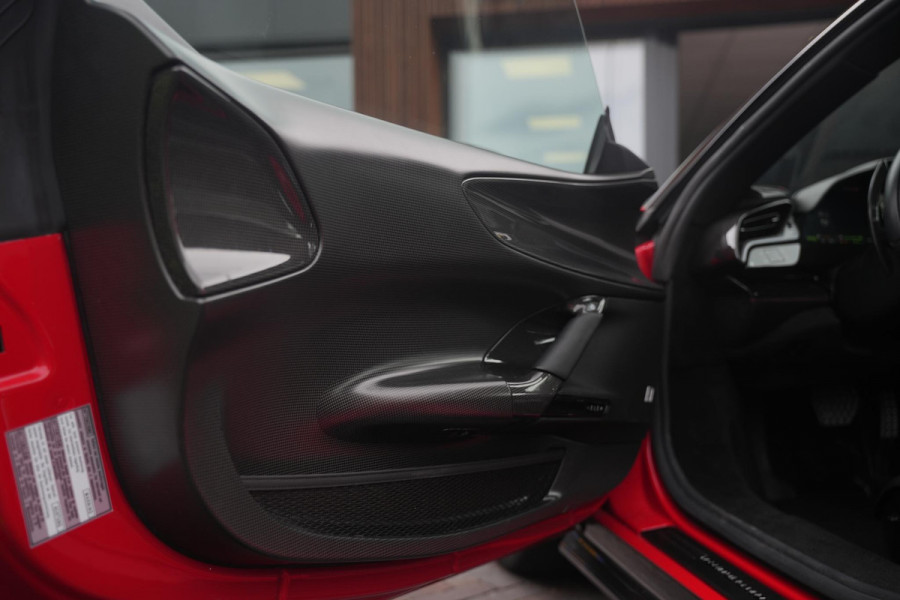 Ferrari SF90 Stradale 4.0 V8 Assetto Fiorano Fiorano Pack Carbon Fibre Daytona Racing Seats