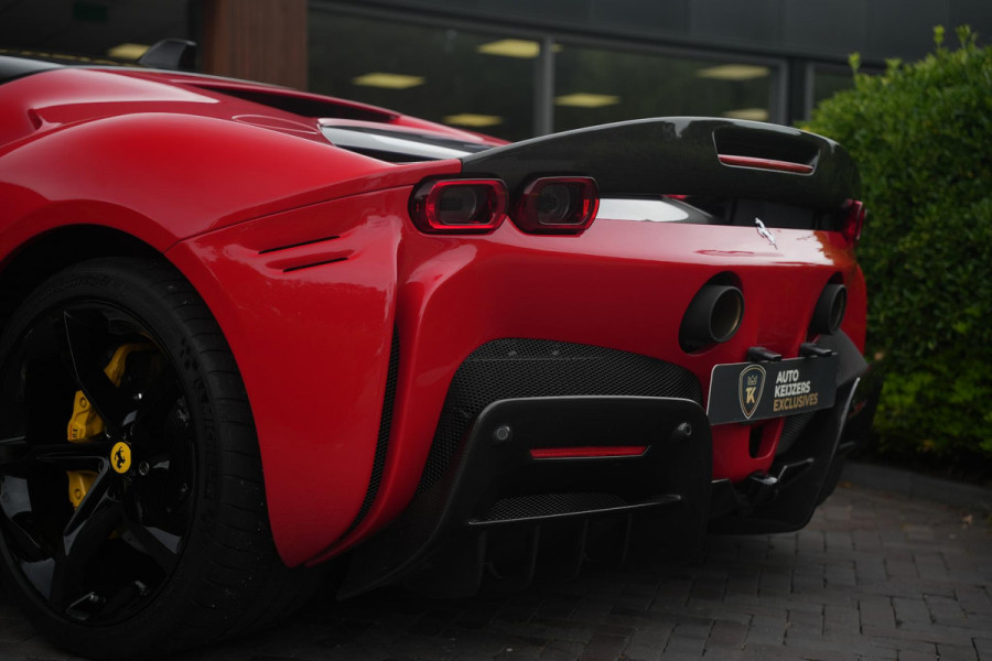 Ferrari SF90 Stradale 4.0 V8 Assetto Fiorano Fiorano Pack Carbon Fibre Daytona Racing Seats