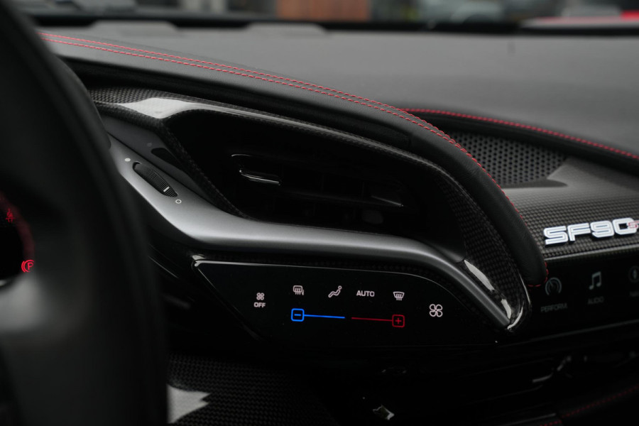 Ferrari SF90 Stradale 4.0 V8 Assetto Fiorano Fiorano Pack Carbon Fibre Daytona Racing Seats