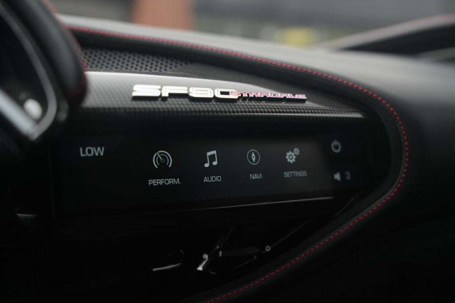 Ferrari SF90 Stradale 4.0 V8 Assetto Fiorano Fiorano Pack Carbon Fibre Daytona Racing Seats