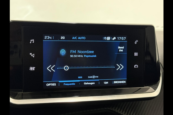 Peugeot 2008 1.2 PureTech 130pk Allure S&S Automaat Navigatie Apple Carplay Android Auto Camera Parkeersensoren achter Cruise Control Full Led Climate Control Lichtmetalen velgen