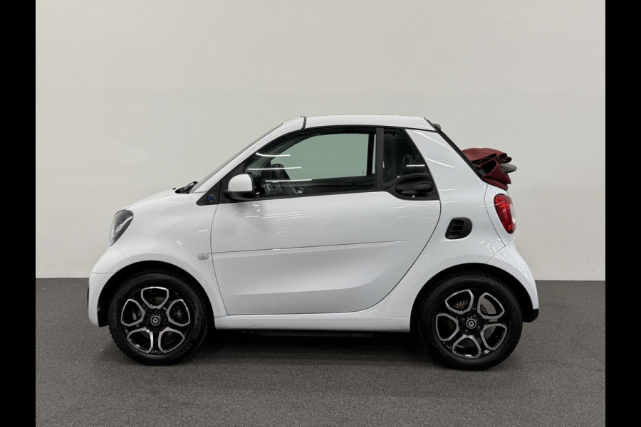 Smart Fortwo Cabrio EQ Comfort 18 kWh Automaat Navigatie Apple Carplay Android Auto Parkeersensoren Achter Climate Control Elektrisch Cabriodak DAB+