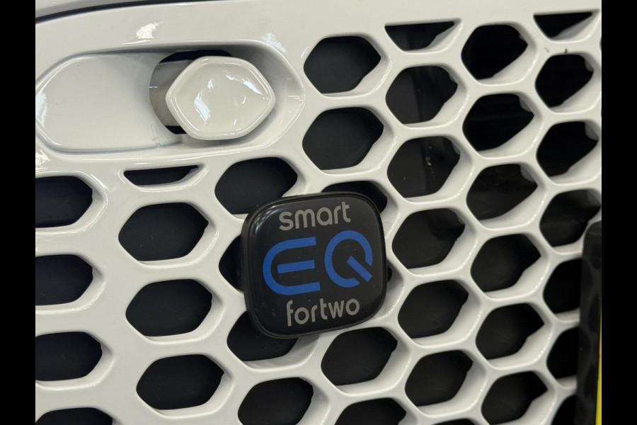 Smart Fortwo Cabrio EQ Comfort 18 kWh Automaat Navigatie Apple Carplay Android Auto Parkeersensoren Achter Climate Control Elektrisch Cabriodak DAB+