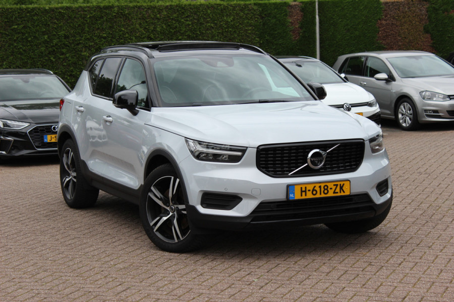 Volvo XC40 1.5 T5 Recharge R-Design 262pk / Full option! / Trekhaak / Panoramadak / 360Camera / Harman Kardon / 19'' / Stoel+Stuurverwarming / CarPlay / Dodehoek / DAB / Cruise Control