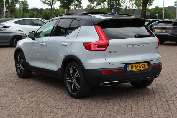 Volvo XC40 1.5 T5 Recharge R-Design 262pk / Full option! / Trekhaak / Panoramadak / 360Camera / Harman Kardon / 19'' / Stoel+Stuurverwarming / CarPlay / Dodehoek / DAB / Cruise Control