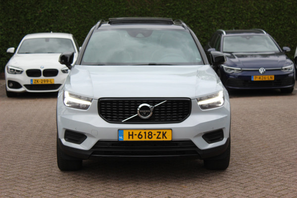 Volvo XC40 1.5 T5 Recharge R-Design 262pk / Full option! / Trekhaak / Panoramadak / 360Camera / Harman Kardon / 19'' / Stoel+Stuurverwarming / CarPlay / Dodehoek / DAB / Cruise Control