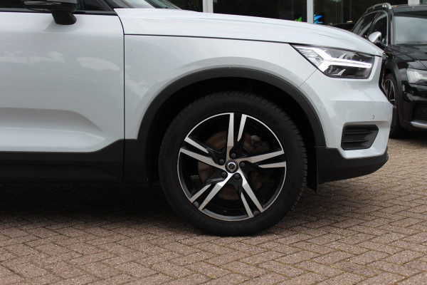 Volvo XC40 1.5 T5 Recharge R-Design 262pk / Full option! / Trekhaak / Panoramadak / 360Camera / Harman Kardon / 19'' / Stoel+Stuurverwarming / CarPlay / Dodehoek / DAB / Cruise Control