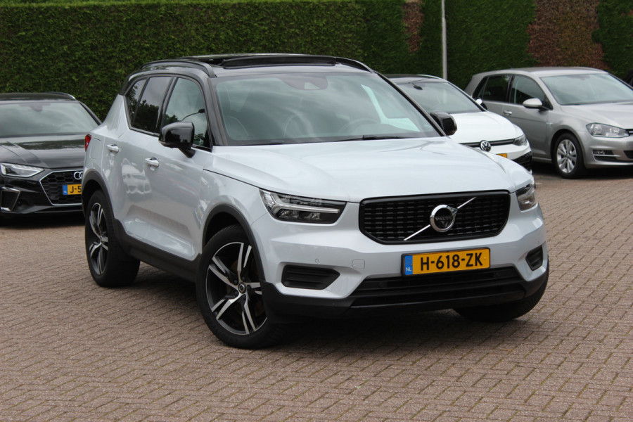 Volvo XC40 1.5 T5 Recharge R-Design 262pk / Full option! / Trekhaak / Panoramadak / 360Camera / Harman Kardon / 19'' / Stoel+Stuurverwarming / CarPlay / Dodehoek / DAB / Cruise Control
